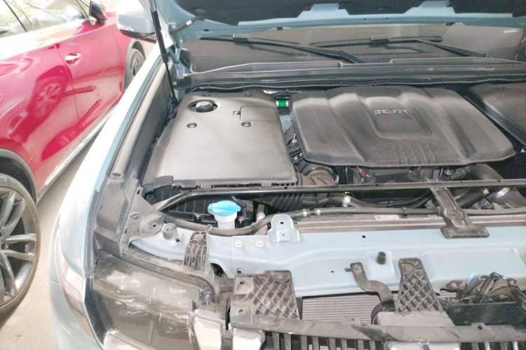 Used BAIC Off-Road BJ60 2022 2.0T May Day Edition Five Seats Engine Bay Right