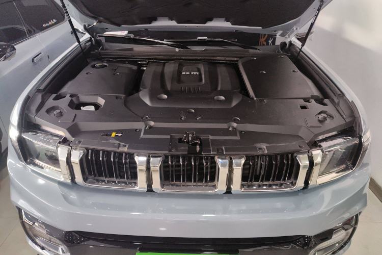 Used BAIC Off-Road BJ60 2022 2.0T Version 11 Five Seats Engine Bay