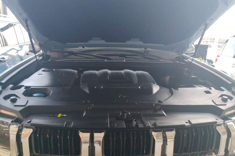 Used BAIC Off-Road BJ60 2022 2.0T May Day Edition Five Seats Engine Bay