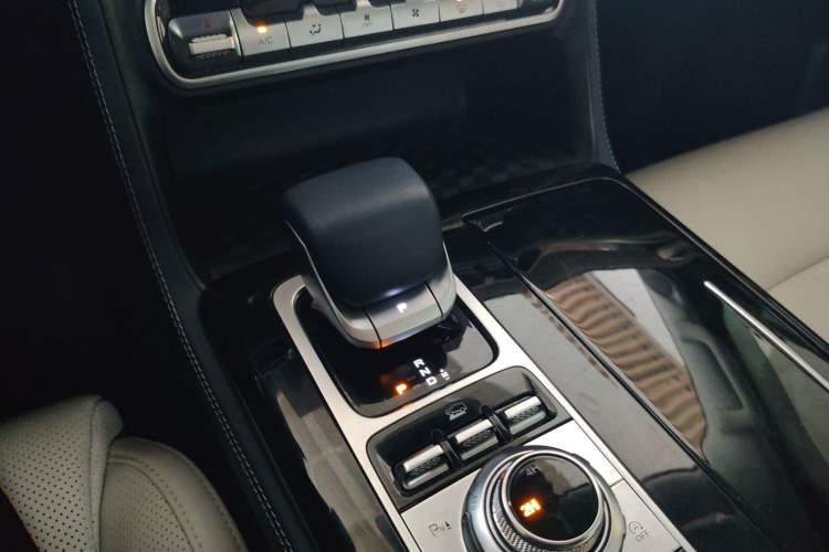 Used BAIC Off-Road BJ60 2022 2.0T Weekend Edition Five-Seater Gear Lever