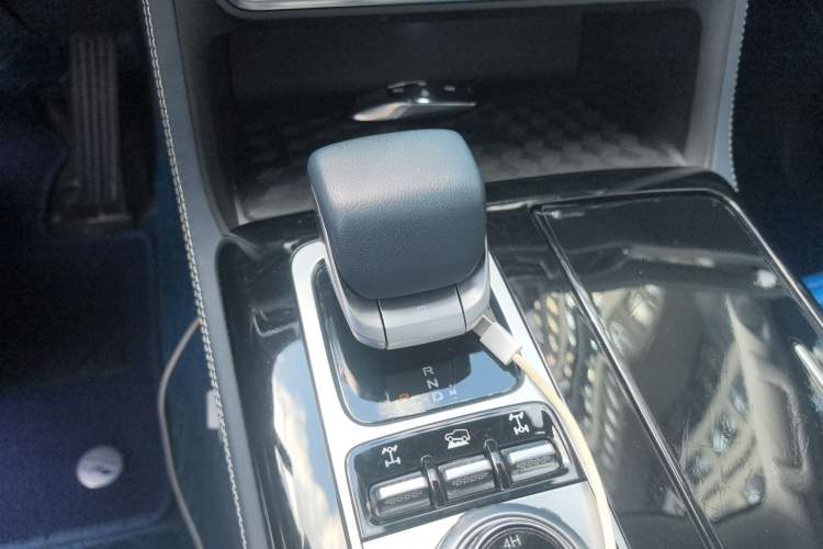 Used BAIC Off-Road BJ60 2022 2.0T May Day Edition Five Seats Gear Lever