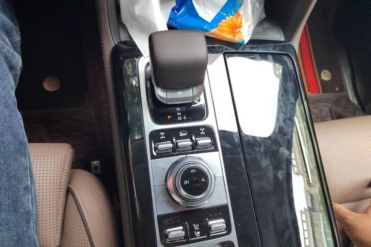 Used BAIC Off-Road BJ60 2022 2.0T Version 11 Five Seats Gear Lever