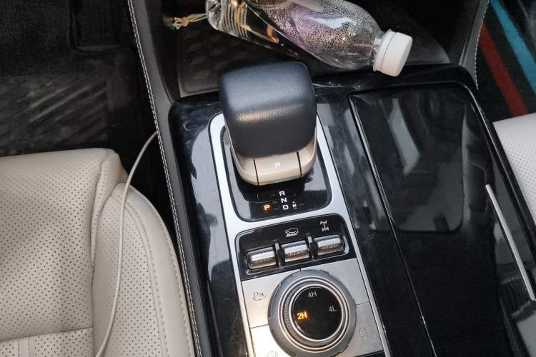 Used BAIC Off-Road BJ60 2022 2.0T May Day Edition Seven Seats Gear Lever