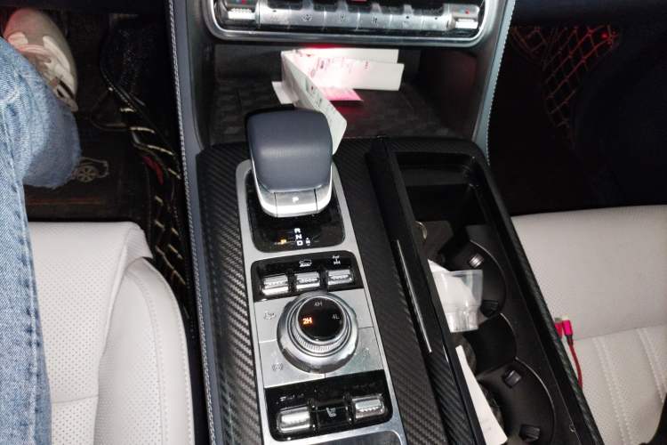 Used BAIC Off-Road BJ60 2022 2.0T May Day Edition Five Seats Gear Lever