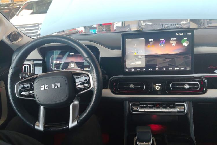Used BAIC Off-Road BJ60 2022 2.0T May Day Edition Five Seats Interior 2