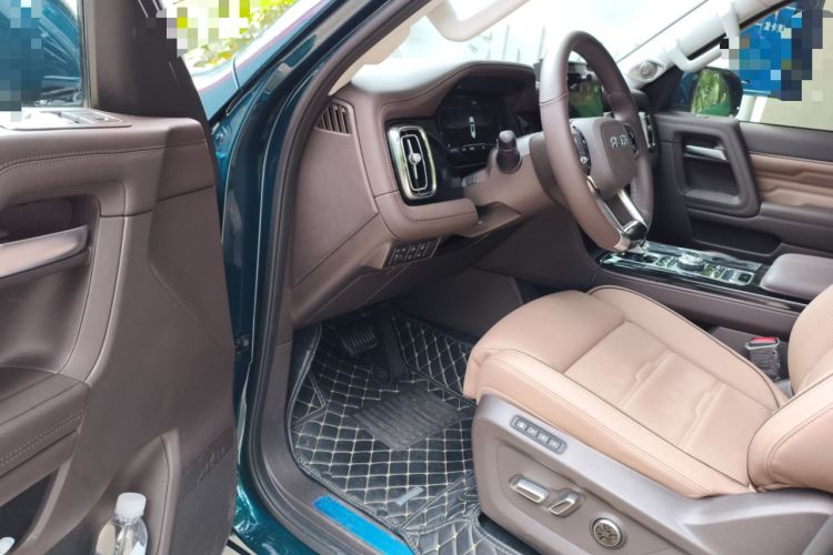 Used BAIC Off-Road BJ60 2022 2.0T Version 11 Five Seats Interior 3