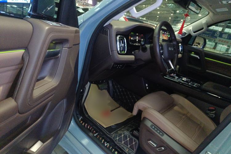 Used BAIC Off-Road BJ60 2022 2.0T Version 11 Five Seats Interior 3