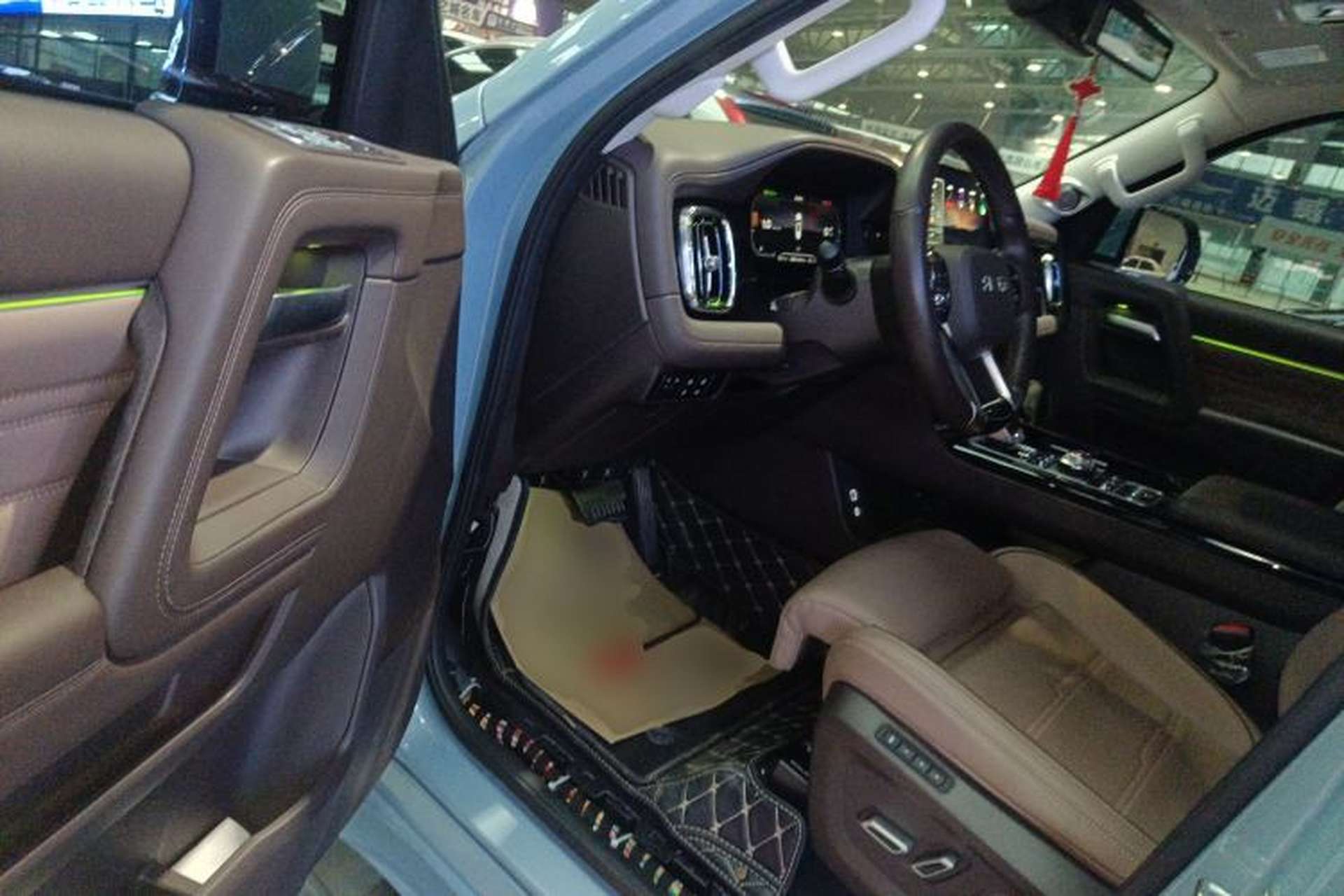 Used BAIC Off-Road BJ60 2022 2.0T Version 11 Five Seats Interior 3