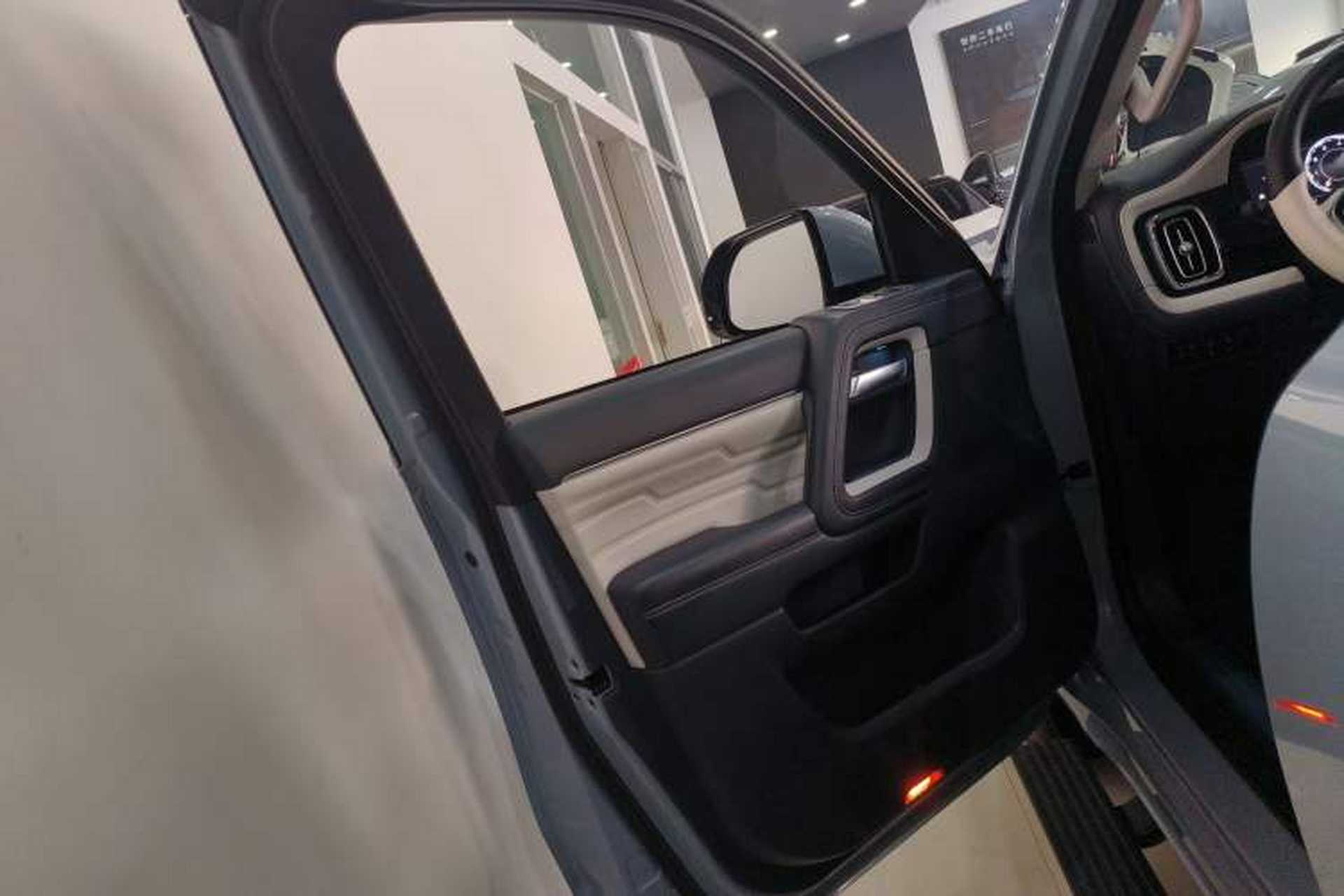 Used BAIC Off-Road BJ60 2022 2.0T Version 11 Five Seats Left Front Door Interior
