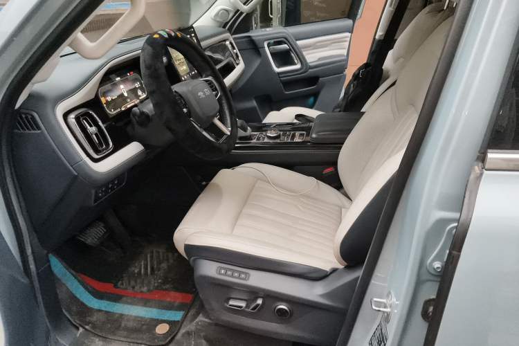 Used BAIC Off-Road BJ60 2022 2.0T May Day Edition Seven Seats Left Front Seat