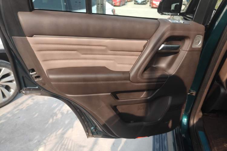 Used BAIC Off-Road BJ60 2022 2.0T Version 11 Five Seats Left Rear Door Interior