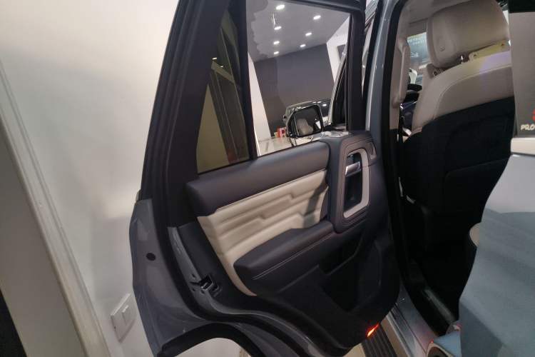 Used BAIC Off-Road BJ60 2022 2.0T Version 11 Five Seats Left Rear Door Interior