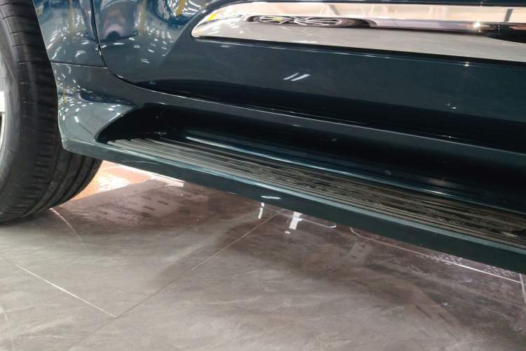 Used BAIC Off-Road BJ60 2022 2.0T Weekend Edition Five-Seater Left Side Sill