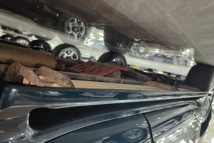 Used BAIC Off-Road BJ60 2022 2.0T Weekend Edition Five-Seater Left Side Sill