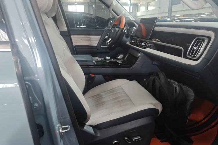 Used BAIC Off-Road BJ60 2022 2.0T May Day Edition Seven Seats Right Front Seat