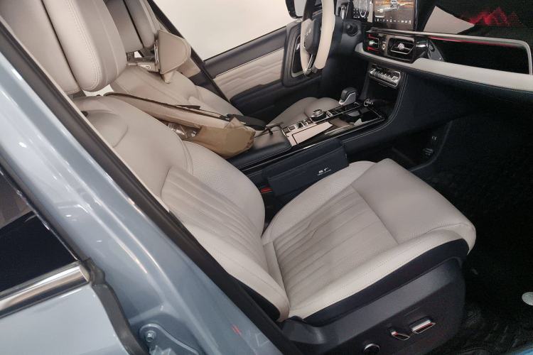 Used BAIC Off-Road BJ60 2022 2.0T Version 11 Five Seats Right Front Seat