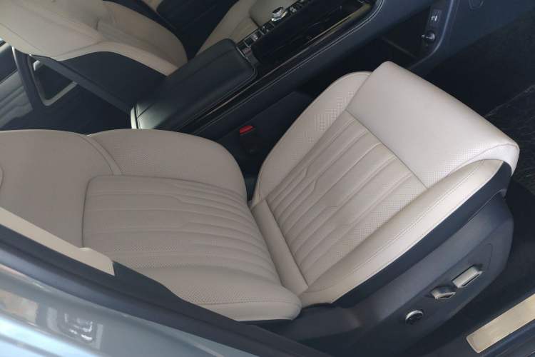 Used BAIC Off-Road BJ60 2022 2.0T May Day Edition Five Seats Right Front Seat