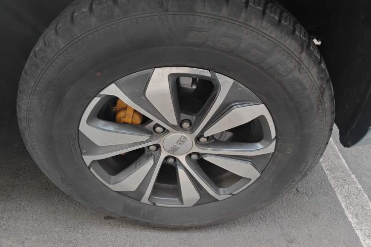 Used BAIC Off-Road BJ60 2022 2.0T Version 11 Five Seats Right Front Wheel Hub