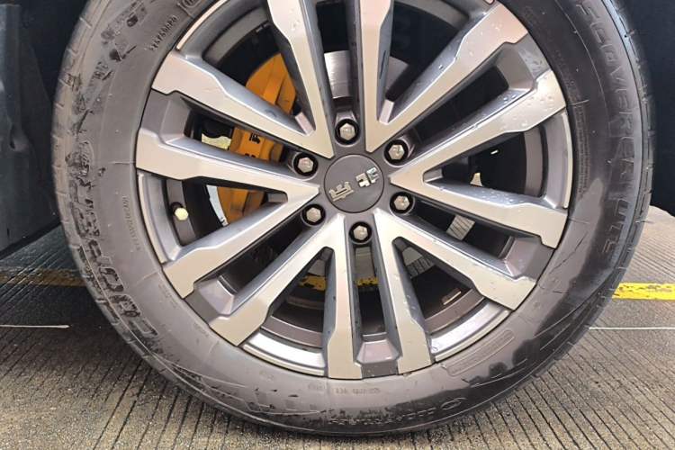 Used BAIC Off-Road BJ60 2022 2.0T Version 11 Five Seats Right Front Wheel Hub