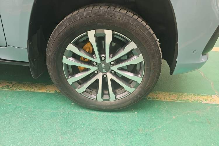 Used BAIC Off-Road BJ60 2022 2.0T Version 11 Five Seats Right Front Wheel Hub