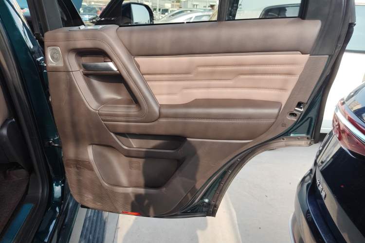 Used BAIC Off-Road BJ60 2022 2.0T Version 11 Five Seats Right Rear Door Interior