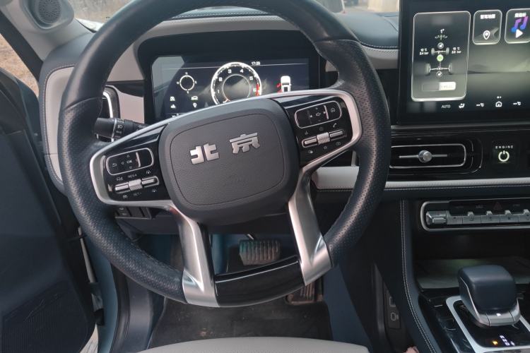 Used BAIC Off-Road BJ60 2022 2.0T Version 11 Five Seats Steering Wheel