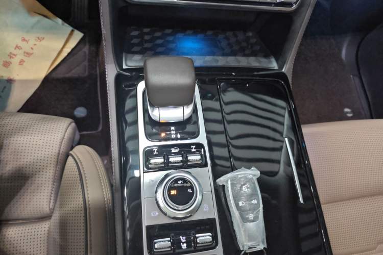 Used BAIC Off-Road BJ60 2022 2.0T May Day Edition Five Seats Gear Lever