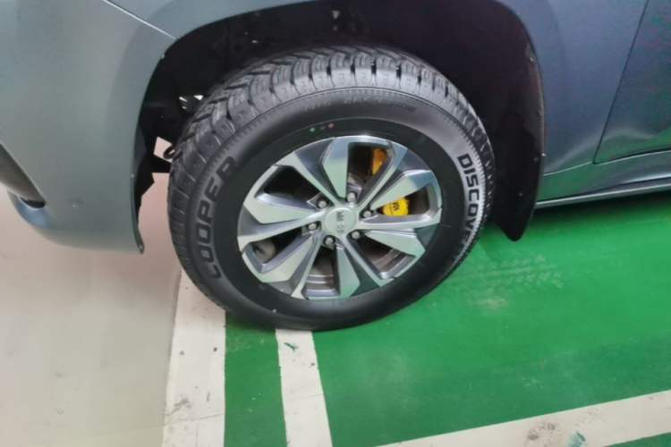 Used BAIC Off-Road BJ60 2022 2.0T May Day Edition Five Seats Left Front Wheel Hub