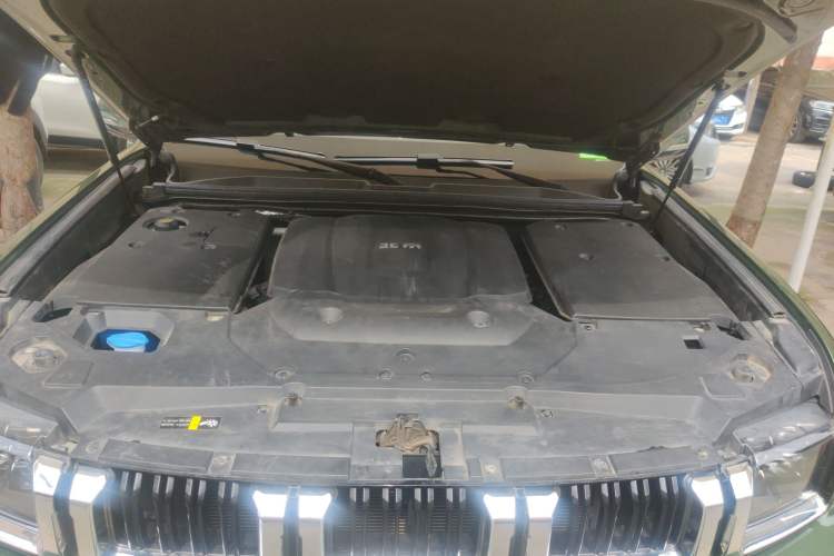 Used BAIC Off-Road BJ60 2022 2.0T Weekend Edition Five-Seater Engine Bay