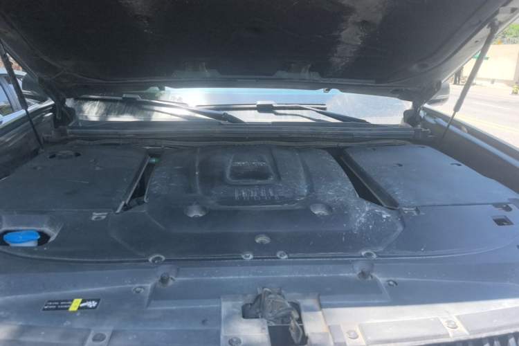 Used BAIC Off-Road BJ60 2022 2.0T Version 11 Five Seats Engine Bay