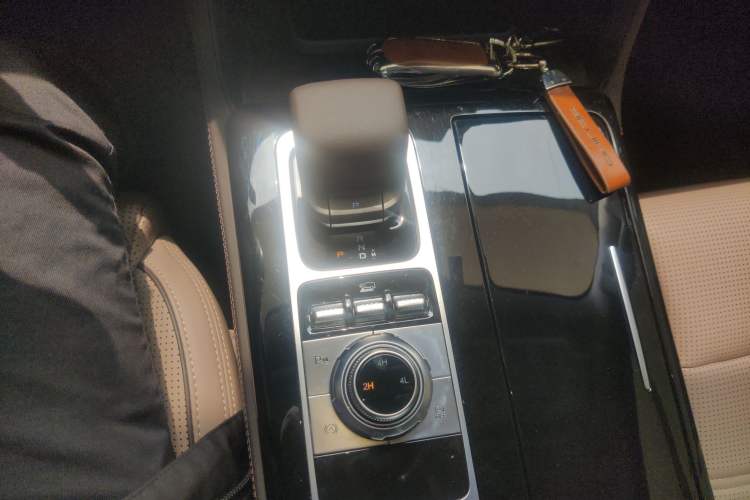 Used BAIC Off-Road BJ60 2022 2.0T Weekend Edition Five-Seater Gear Lever