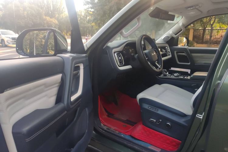 Used BAIC Off-Road BJ60 2022 2.0T May Day Edition Five Seats Interior 2