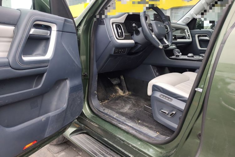 Used BAIC Off-Road BJ60 2022 2.0T May Day Edition Five Seats Interior 3