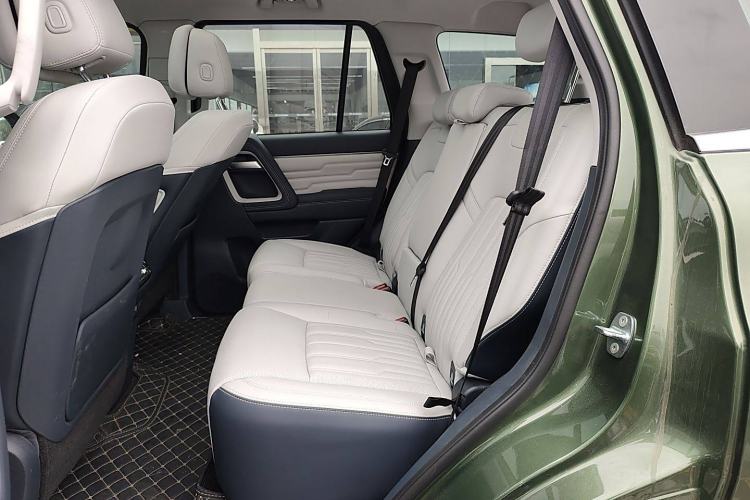 Used BAIC Off-Road BJ60 2022 2.0T May Day Edition Five Seats Interior 4