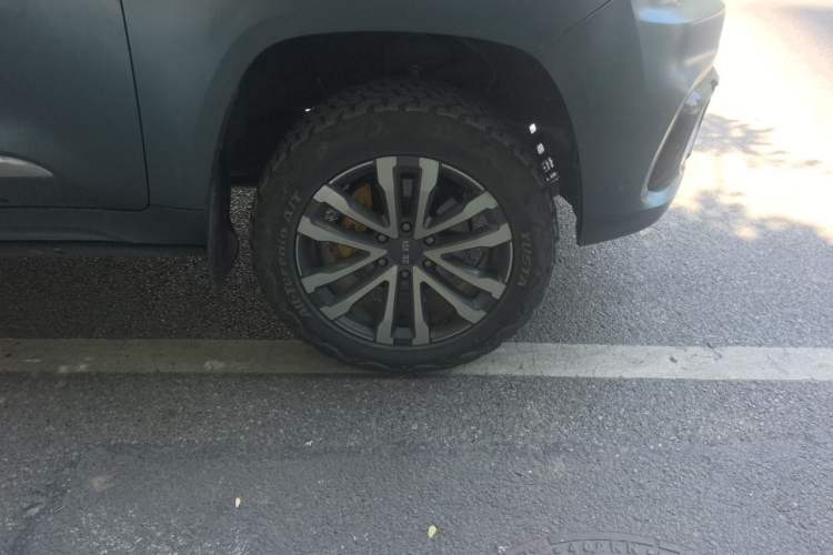 Used BAIC Off-Road BJ60 2022 2.0T Version 11 Five Seats Right Front Wheel Hub