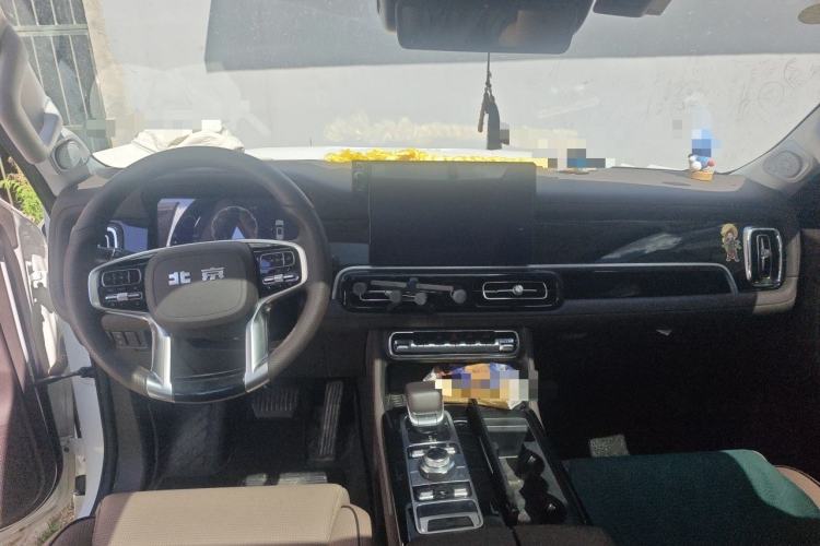 Used BAIC Off-Road BJ60 2022 2.0T May Day Edition Seven Seats Center Console