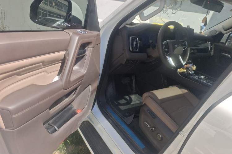 Used BAIC Off-Road BJ60 2022 2.0T May Day Edition Seven Seats Driver Seat