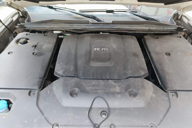 Used BAIC Off-Road BJ60 2022 2.0T Version 11 Five Seats Engine Bay