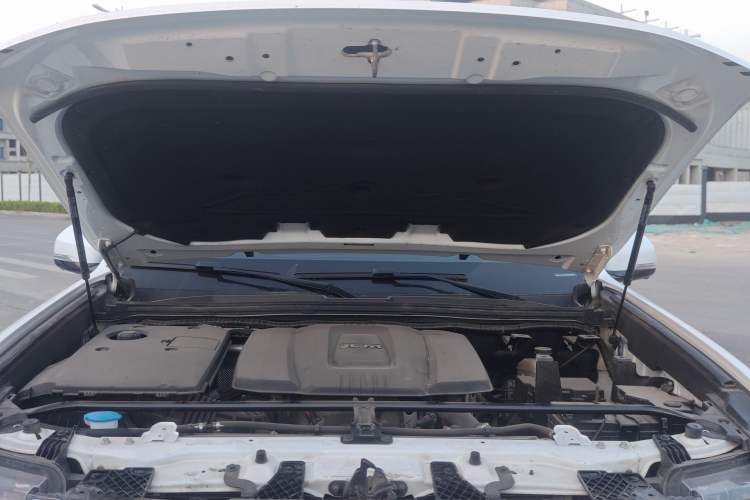 Used BAIC Off-Road BJ60 2022 2.0T Version 11 Five Seats Engine Bay
