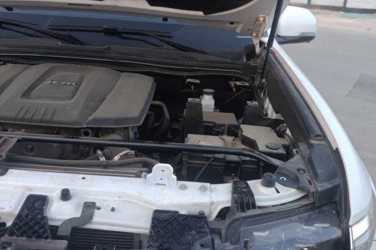 Used BAIC Off-Road BJ60 2022 2.0T Version 11 Five Seats Engine Bay Left