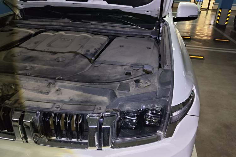 Used BAIC Off-Road BJ60 2022 2.0T Weekend Edition Five-Seater Engine Bay Left
