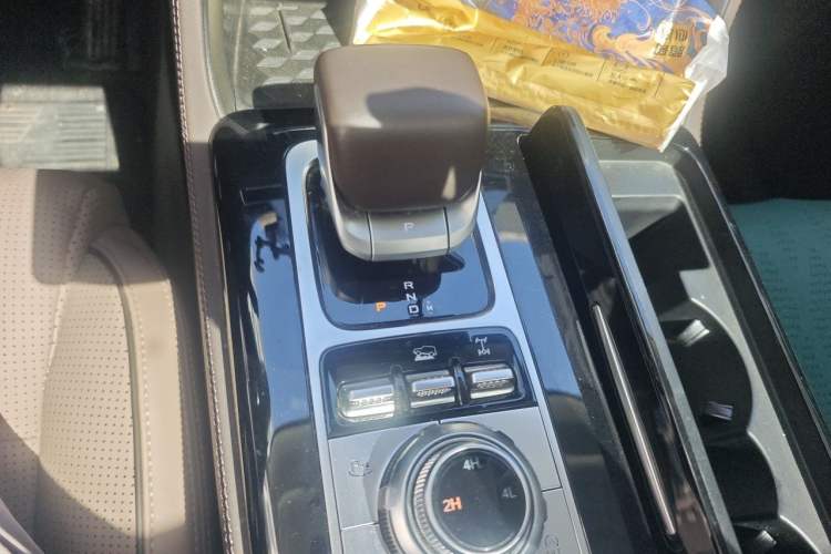 Used BAIC Off-Road BJ60 2022 2.0T May Day Edition Seven Seats Gear Lever