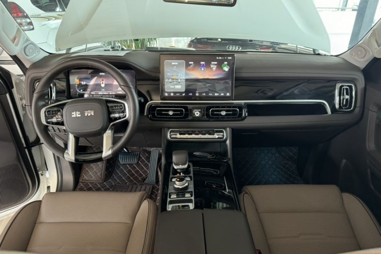 Used BAIC Off-Road BJ60 2022 2.0T May Day Edition Five Seats Interior 1