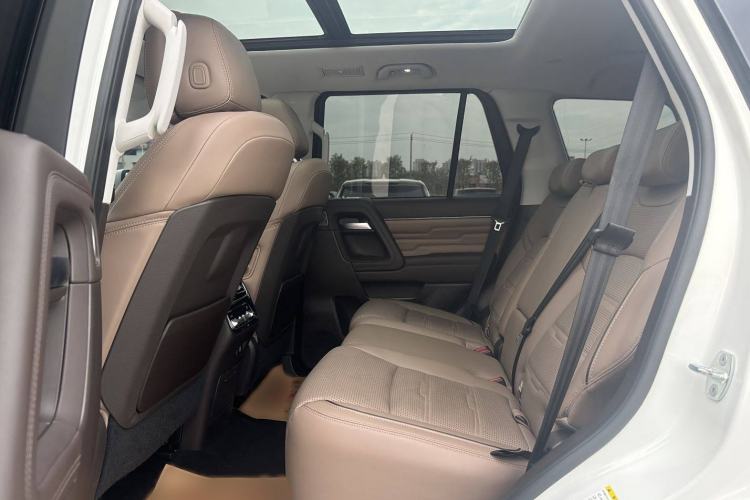 Used BAIC Off-Road BJ60 2022 2.0T Version 11 Five Seats Interior 2