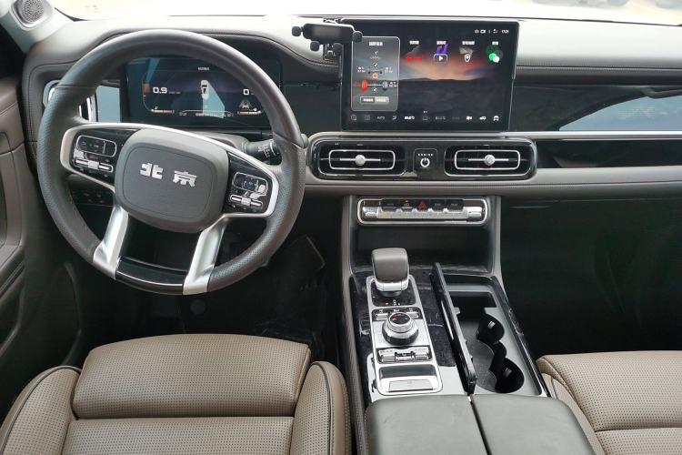 Used BAIC Off-Road BJ60 2022 2.0T May Day Edition Five Seats Interior 2