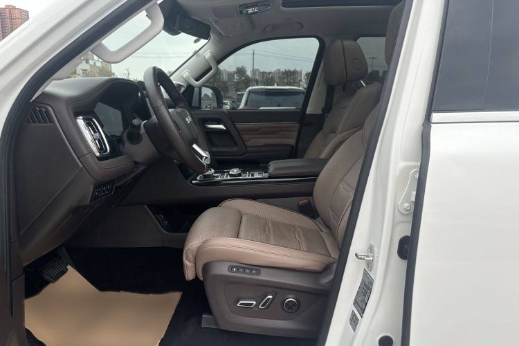 Used BAIC Off-Road BJ60 2022 2.0T Version 11 Five Seats Interior 3