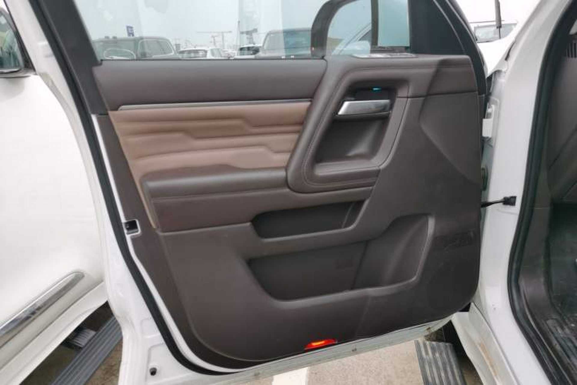 Used BAIC Off-Road BJ60 2022 2.0T May Day Edition Five Seats Interior 7