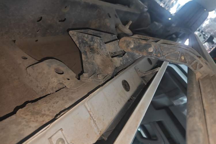 Used BAIC Off-Road BJ60 2022 2.0T Version 11 Five Seats Left Side Sill