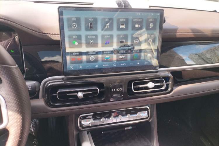 Used BAIC Off-Road BJ60 2023 2.0T Qianli Edition Five Seats Audio And AC Panel