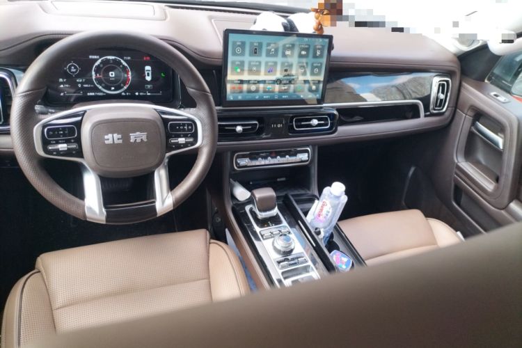 Used BAIC Off-Road BJ60 2023 2.0T Qianli Edition Five Seats Center Console
